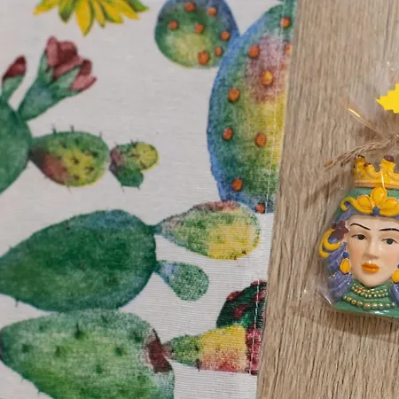 Cortile Pace Feriehus Catania